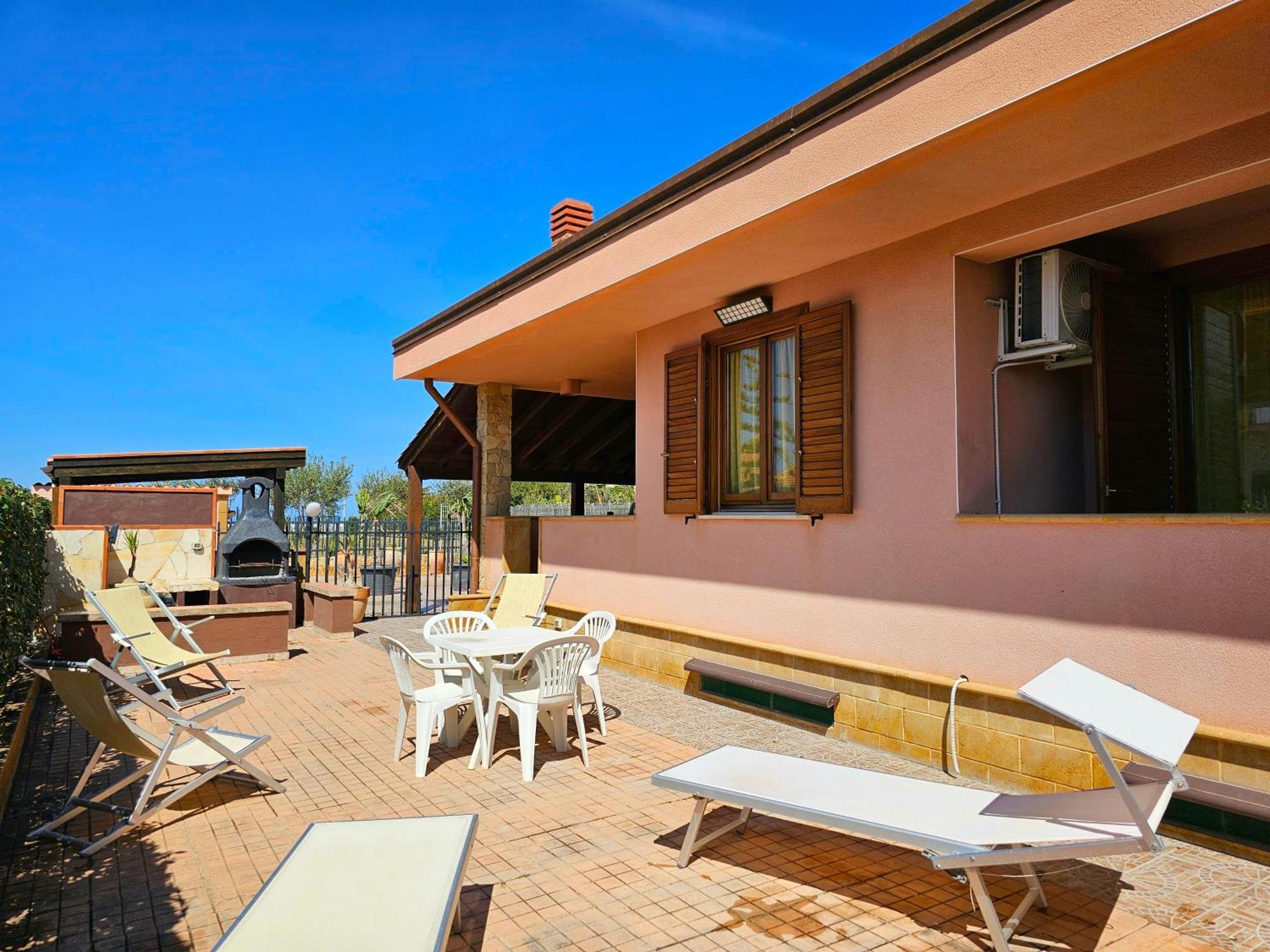 Costa Mediterranea Holiday Homes Кампофеліче-ді-Роччелла Екстер'єр фото