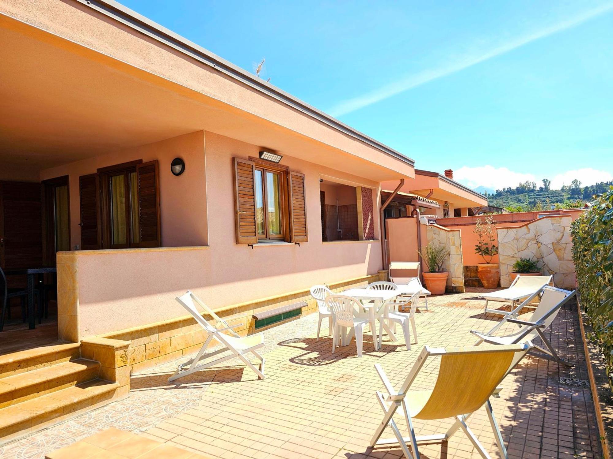 Costa Mediterranea Holiday Homes Кампофеліче-ді-Роччелла Екстер'єр фото