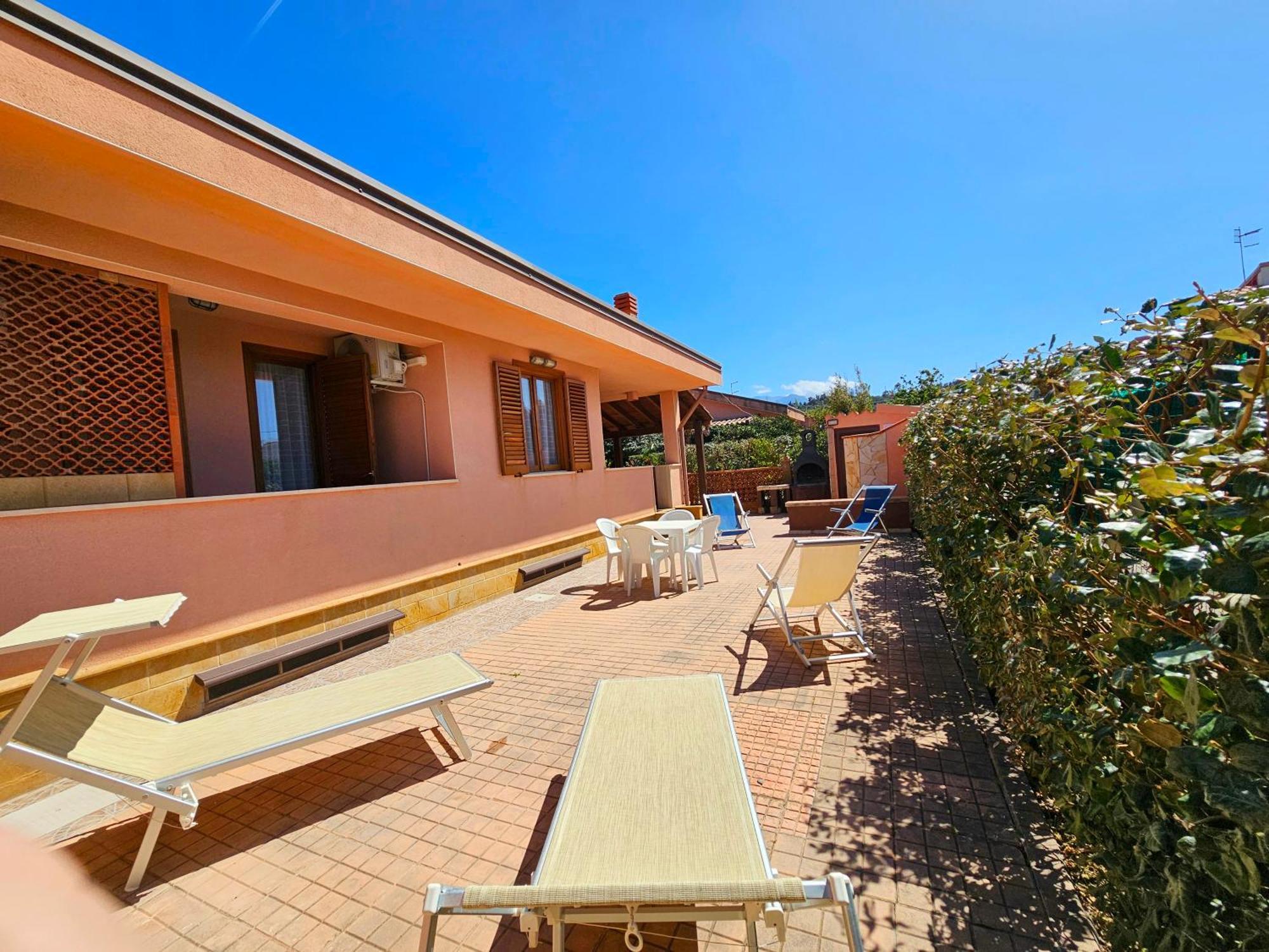 Costa Mediterranea Holiday Homes Кампофеліче-ді-Роччелла Екстер'єр фото